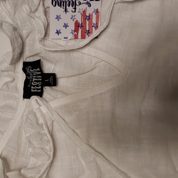 NWT Feeling Festive, Red, White Blue V-Neck top with capped ruffle sleeves.  L - Picture 4 of 5